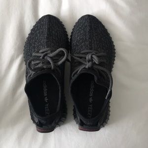YEEZY Boost 350 Pirate Black